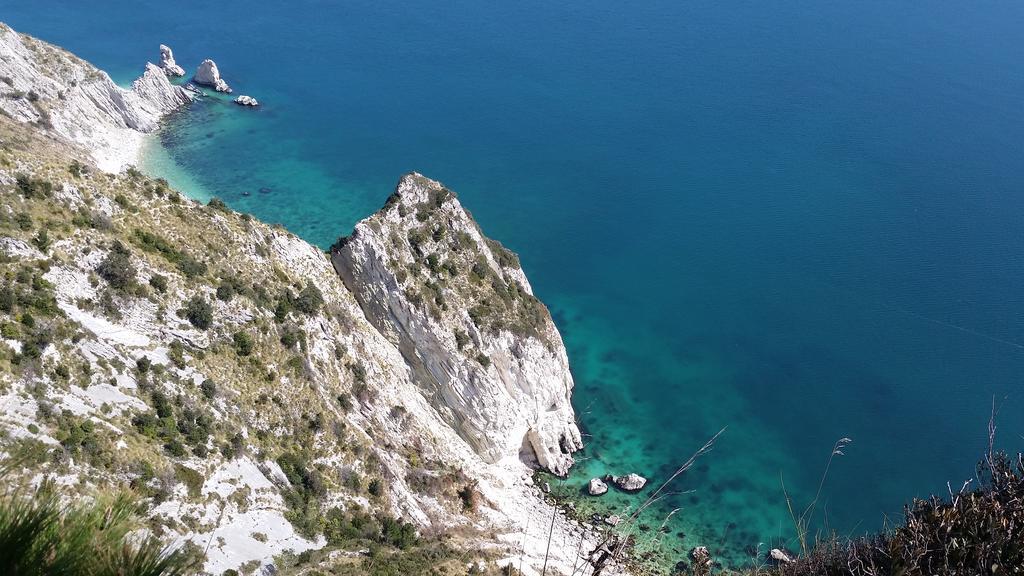 A Due Passi Dal Mare B&B Numana Luaran gambar