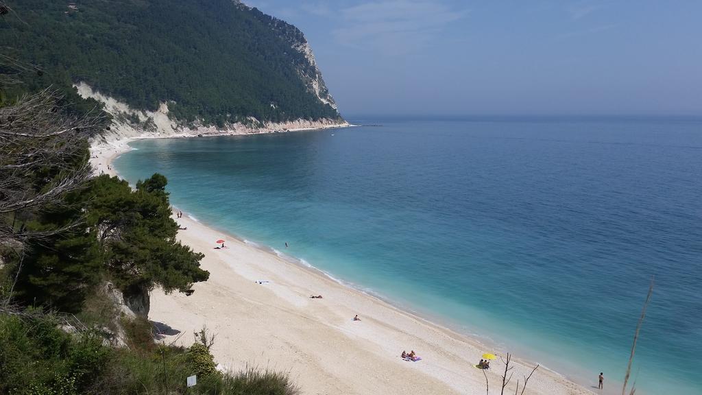 A Due Passi Dal Mare B&B Numana Luaran gambar