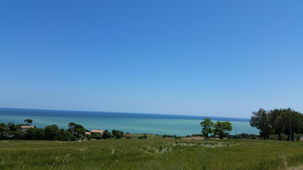 A Due Passi Dal Mare B&B Numana Luaran gambar