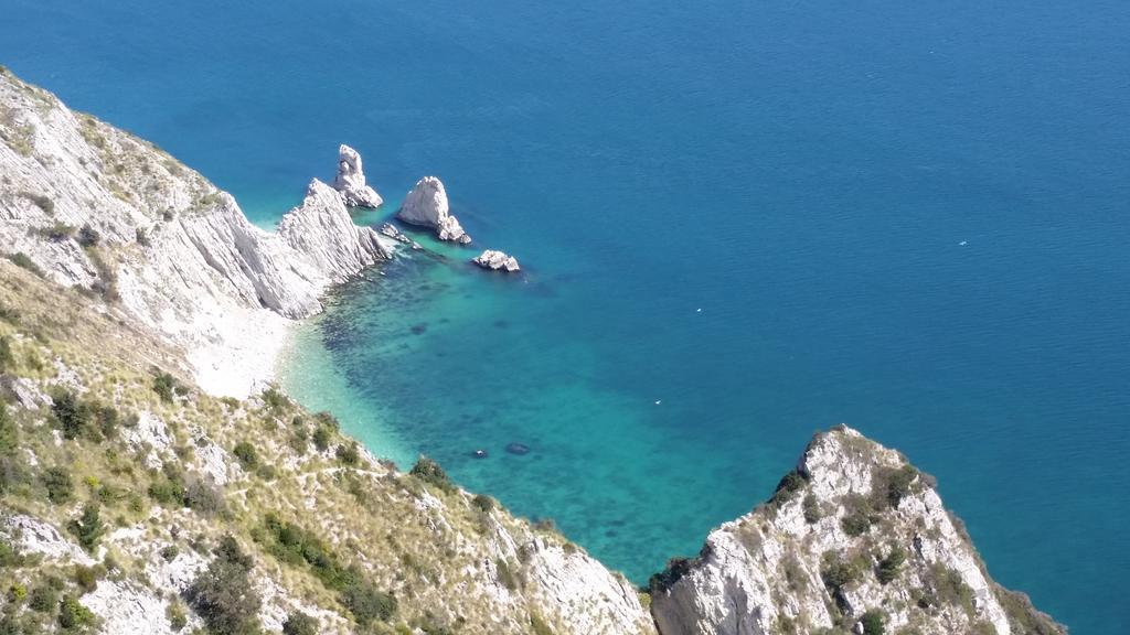 A Due Passi Dal Mare B&B Numana Luaran gambar