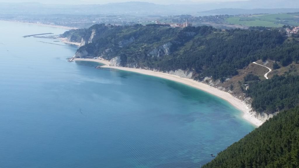A Due Passi Dal Mare B&B Numana Luaran gambar