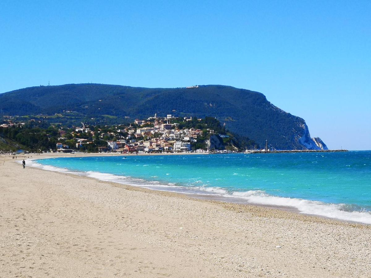 A Due Passi Dal Mare B&B Numana Luaran gambar