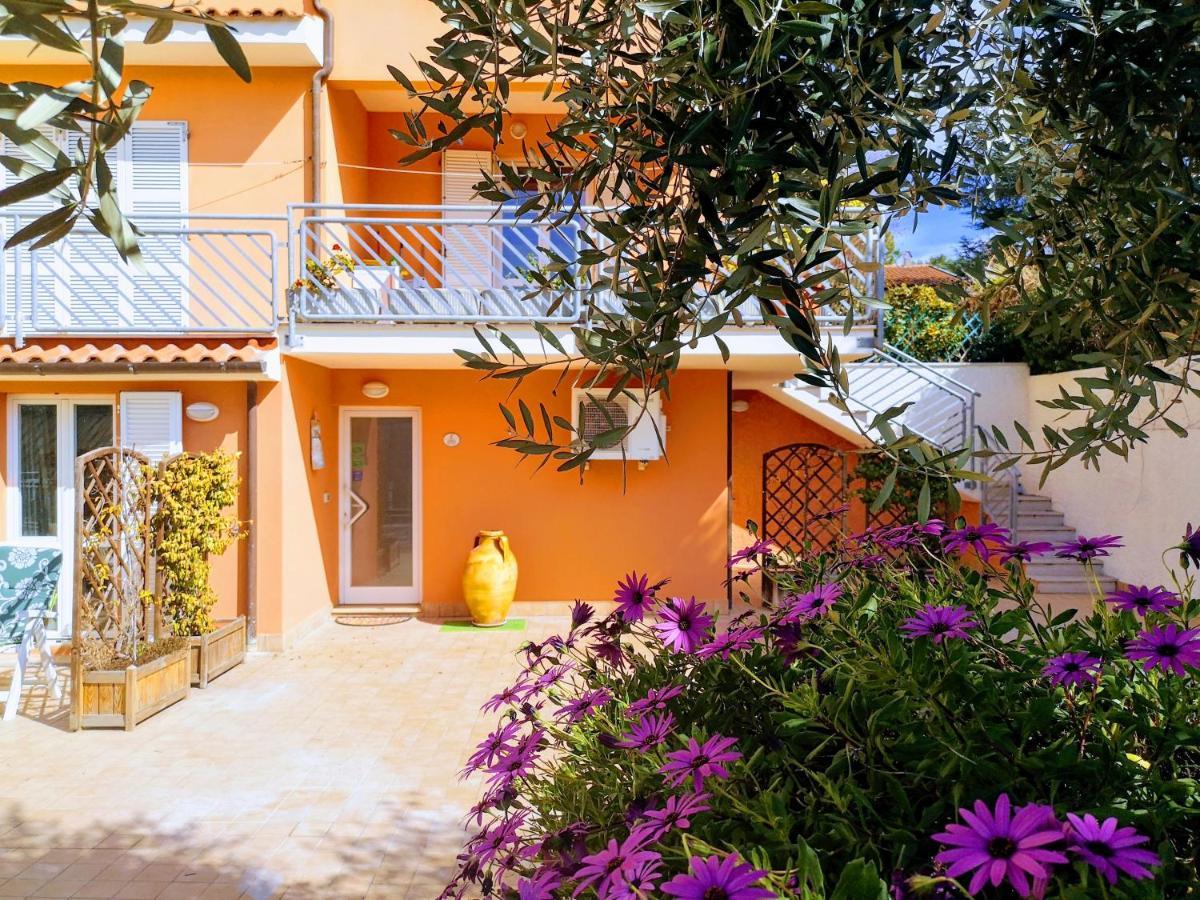 A Due Passi Dal Mare B&B Numana Luaran gambar