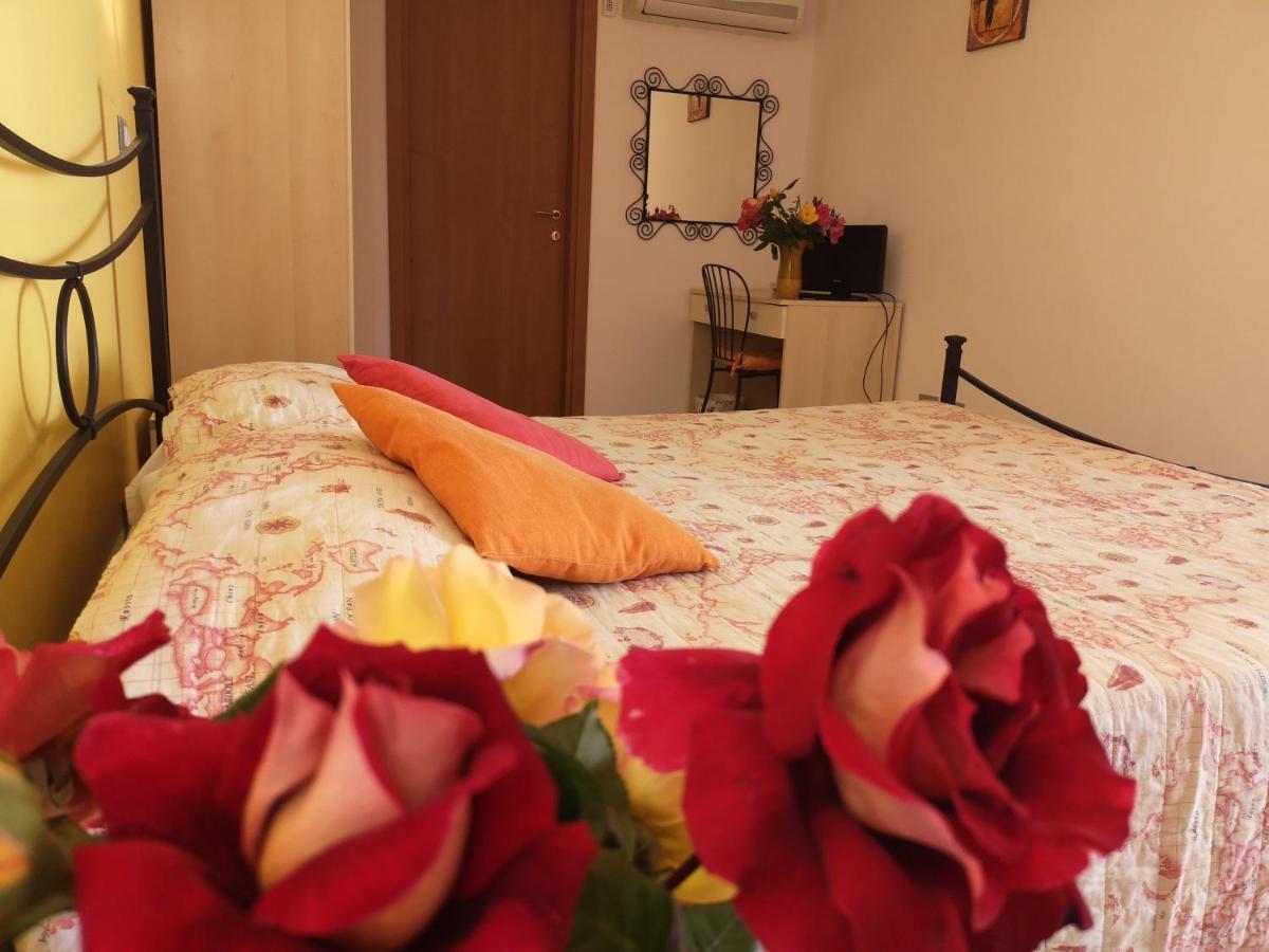 A Due Passi Dal Mare B&B Numana Luaran gambar